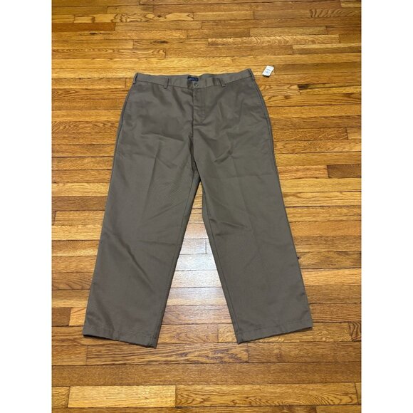 IZOD Mens American Chino Pants Size 42x30 Brown Twill Flat Front Khakis NWT $60 - Picture 1 of 9